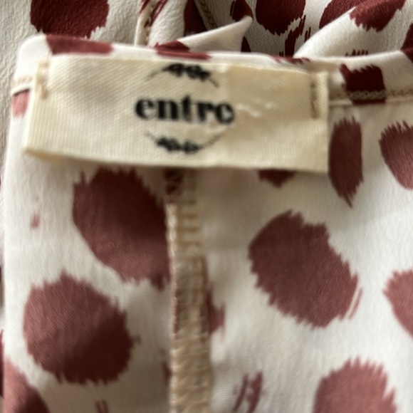 Entro V-Neck Oversized Blouse - Picture 7 of 8